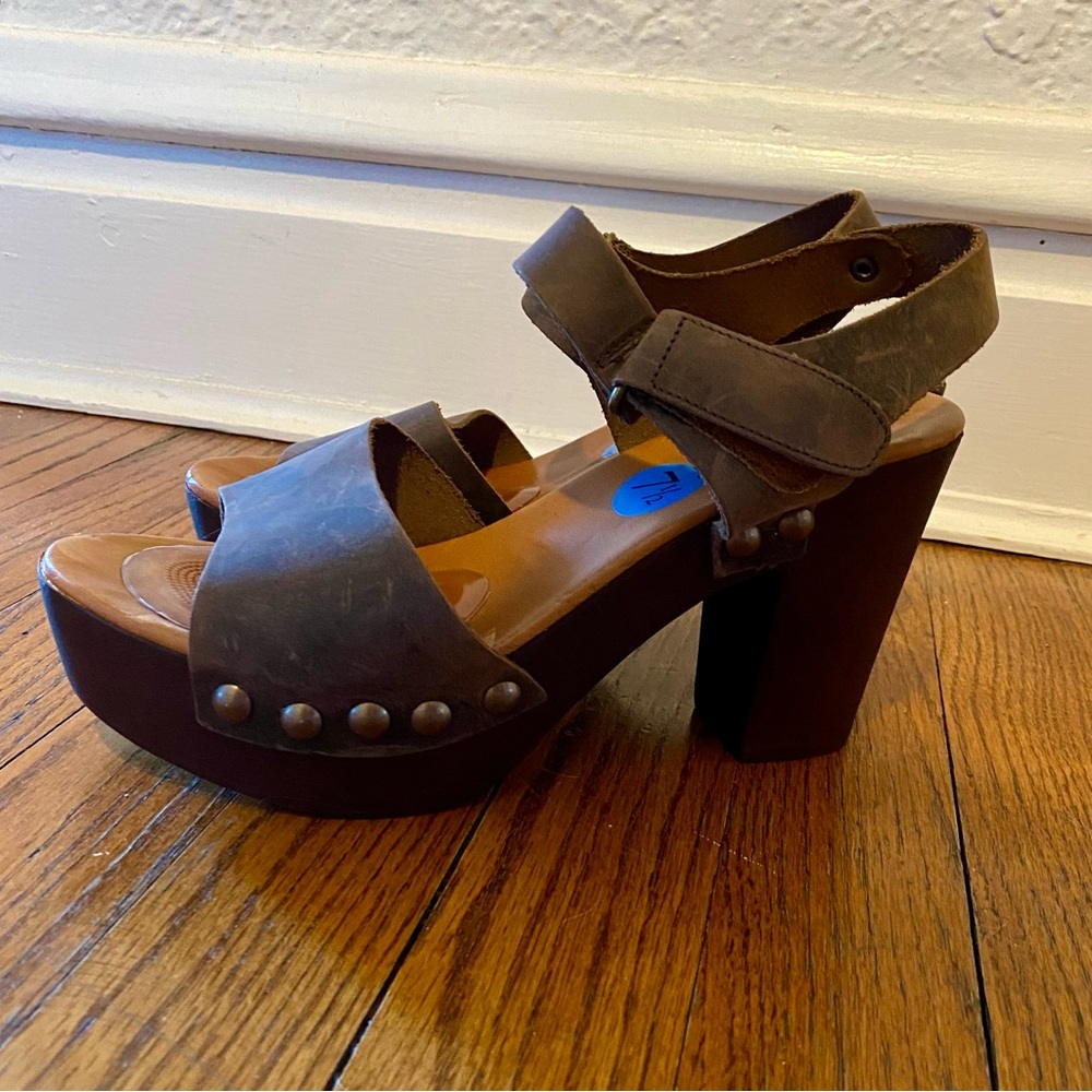 Mila Paoli Chunk-Heel Sandals